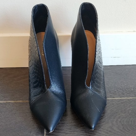 Black Aldo Booties Heels - Picture 3 of 3